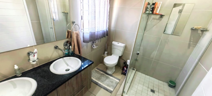 3 Bedroom Property for Sale in Van Der Hoff Park North West